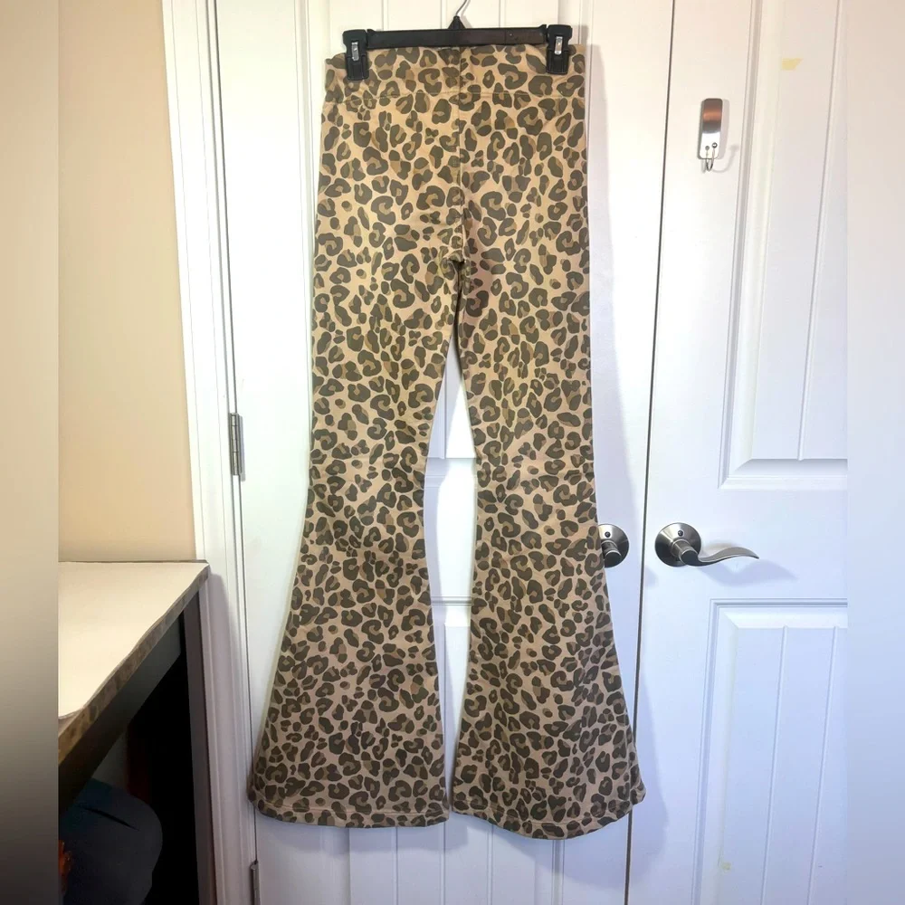 Judith March Reversible Leopard Flair Pants Size Small NWT - Picture 2 of 10